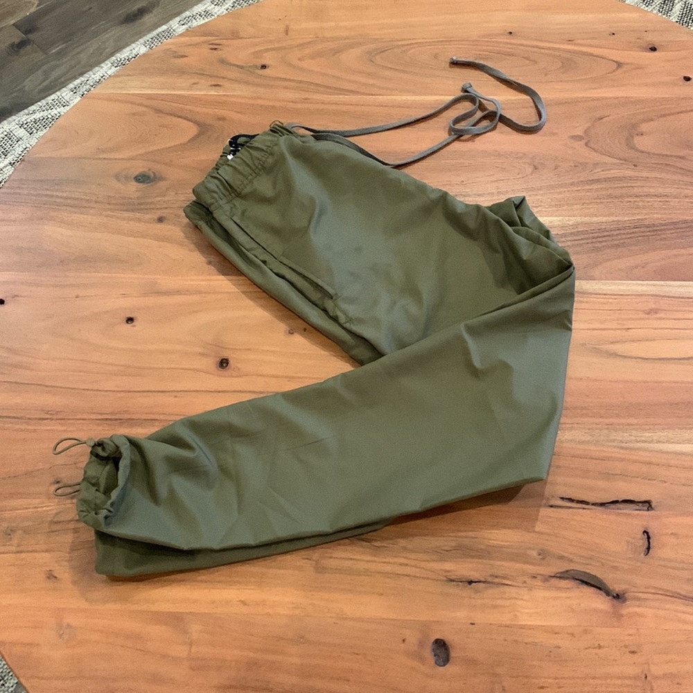 Mnml Joggers Size Small Used Like New - image 2